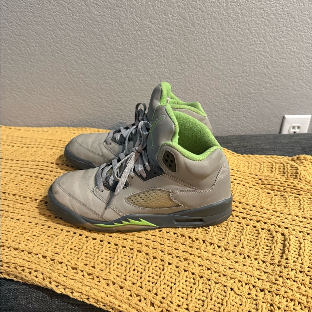 Air Jordan 5 Kids Gray and Green Sneakers size 7Y - Picture 2 of 5